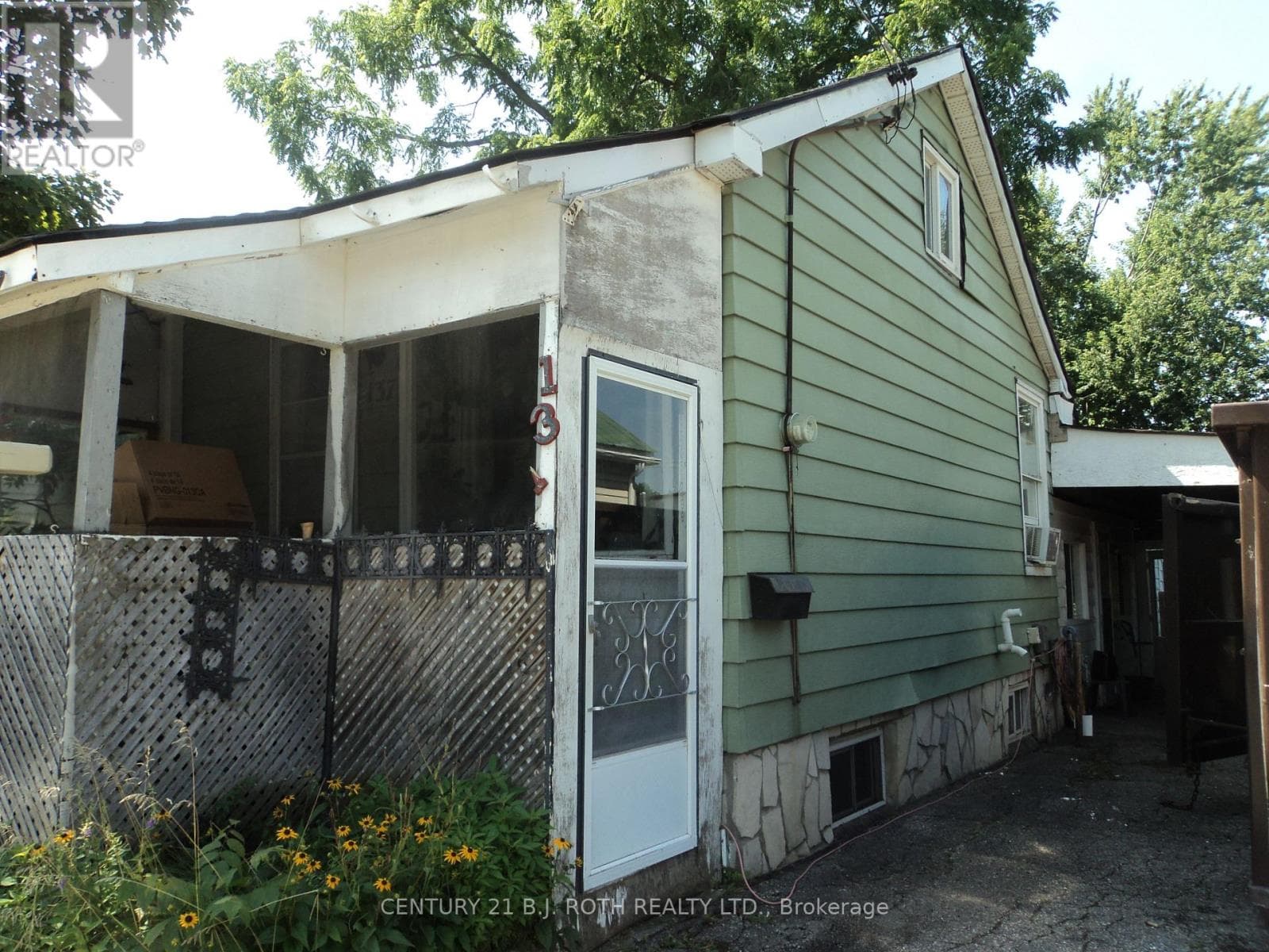 137 Dufferin Street