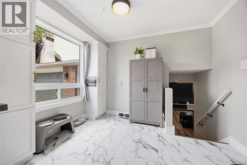 Single Family at 403 Huxley Avenue, Sarnia, Ontario - Photo 10 - RE/MAX Garden City Realty