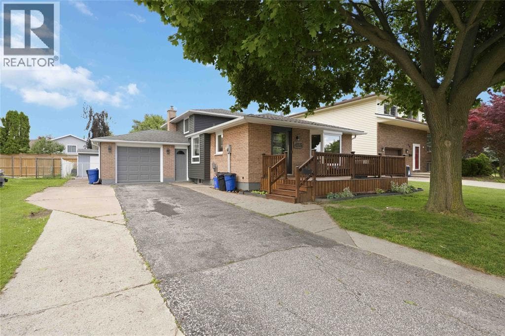 Single Family at 403 Huxley Avenue, Sarnia, Ontario - Photo 3 - RE/MAX Garden City Realty