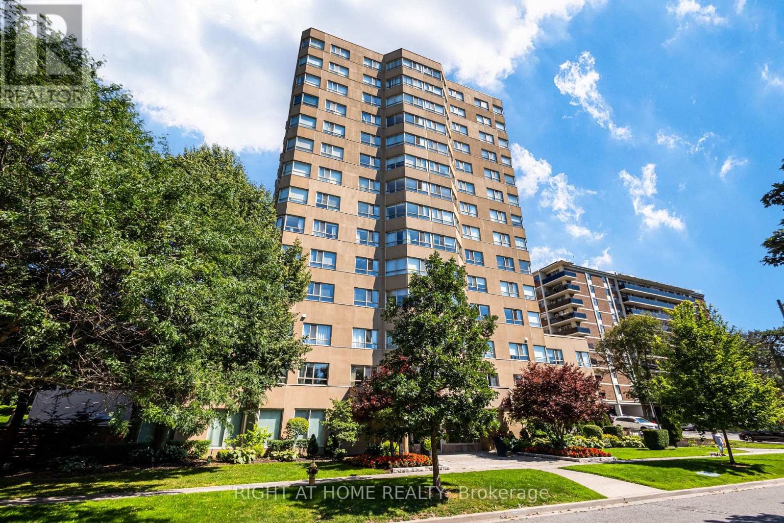 912- 4 Park Vista Drive