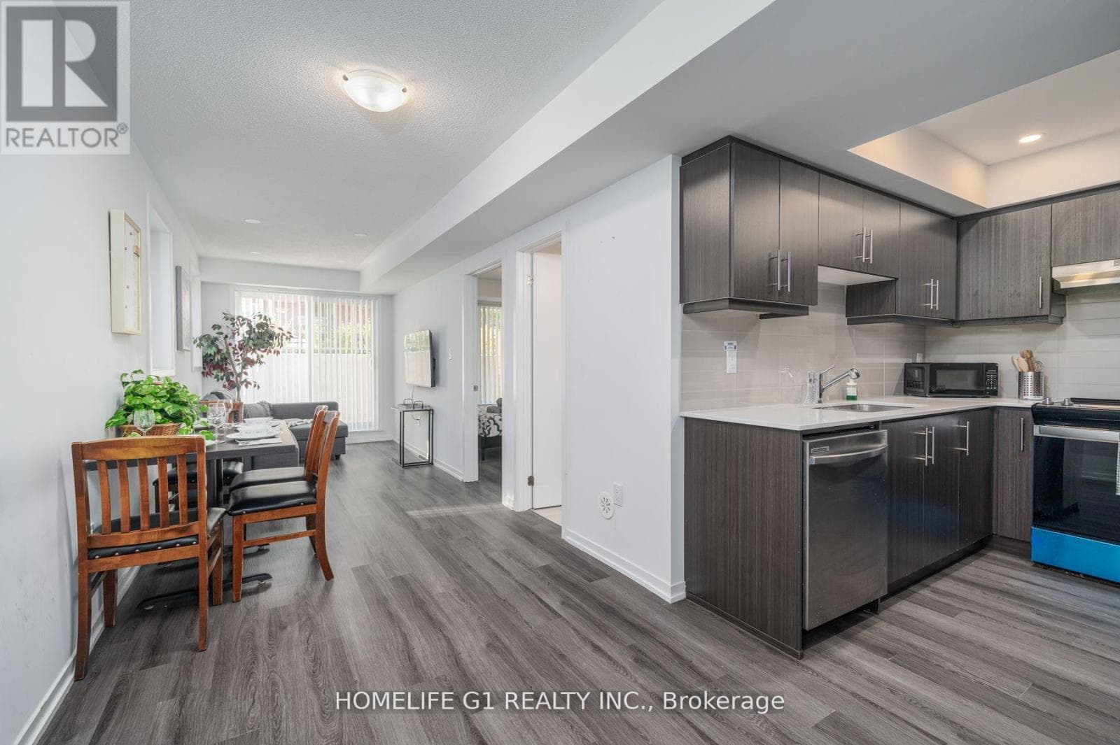 Single Family at 48- 5 William Jackson Way, Toronto (New Toronto), Ontario - Photo 7 - RE/MAX Garden City Realty