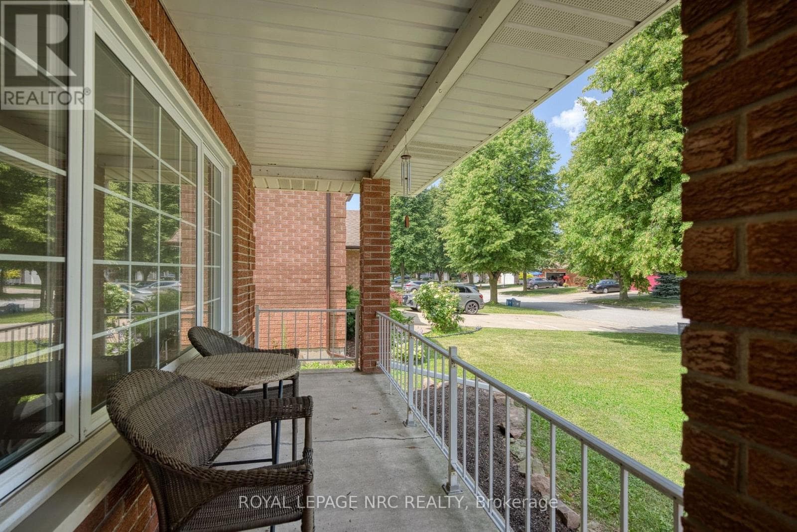 Single Family at 7030 HAROVICS Lane, Niagara Falls (Arad/Fallsview), Ontario - Photo 4 - RE/MAX Garden City Realty