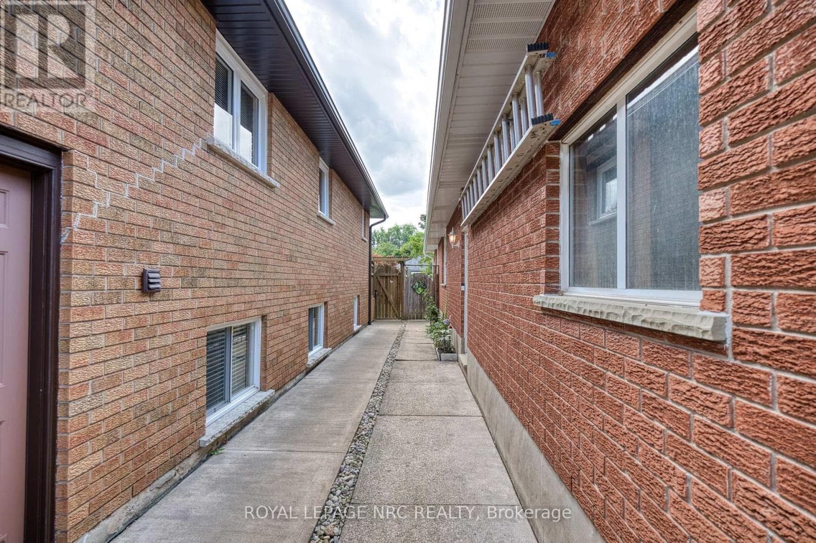 Single Family at 7030 HAROVICS Lane, Niagara Falls (Arad/Fallsview), Ontario - Photo 8 - RE/MAX Garden City Realty