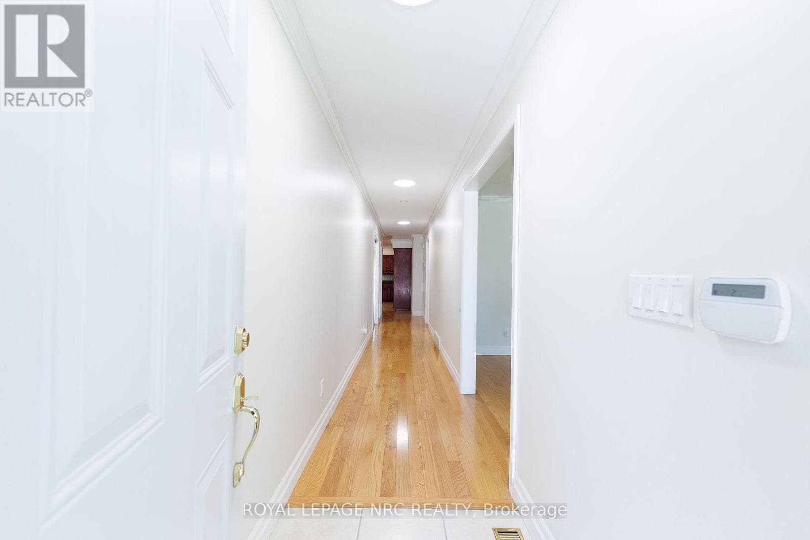 Single Family at 7030 HAROVICS Lane, Niagara Falls (Arad/Fallsview), Ontario - Photo 9 - RE/MAX Garden City Realty