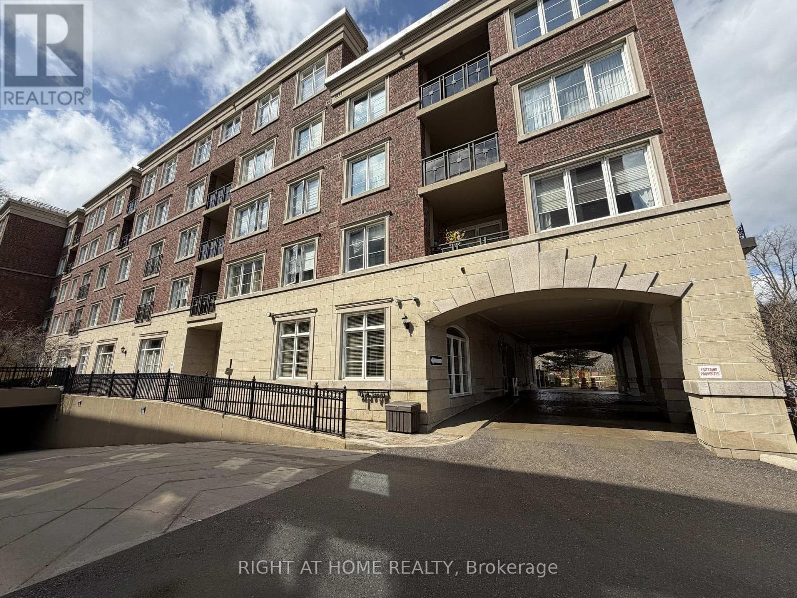 Single Family at 309- 60 Ann Street, Caledon (Bolton West), Ontario - Photo 4 - RE/MAX Garden City Realty