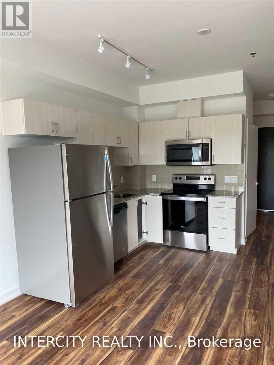 Single Family at 309- 430 Essa Road, Barrie (Holly), Ontario - Photo 3 - RE/MAX Garden City Realty