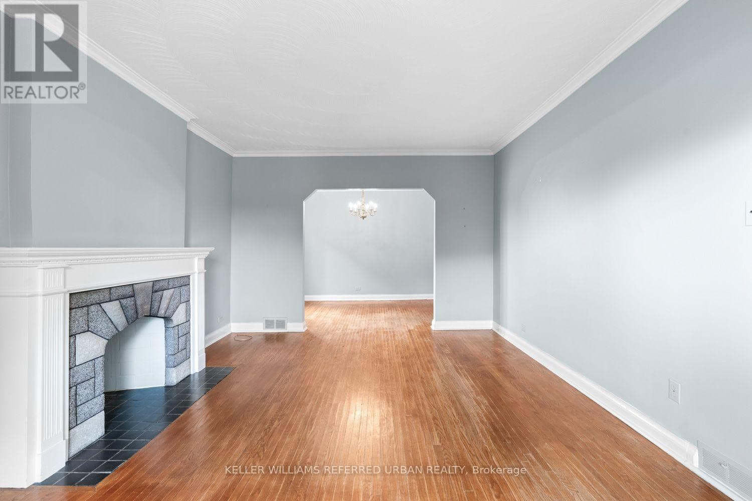 Single Family at 114 Gracefield Avenue, Toronto (Maple Leaf), Ontario - Photo 5 - RE/MAX Garden City Realty