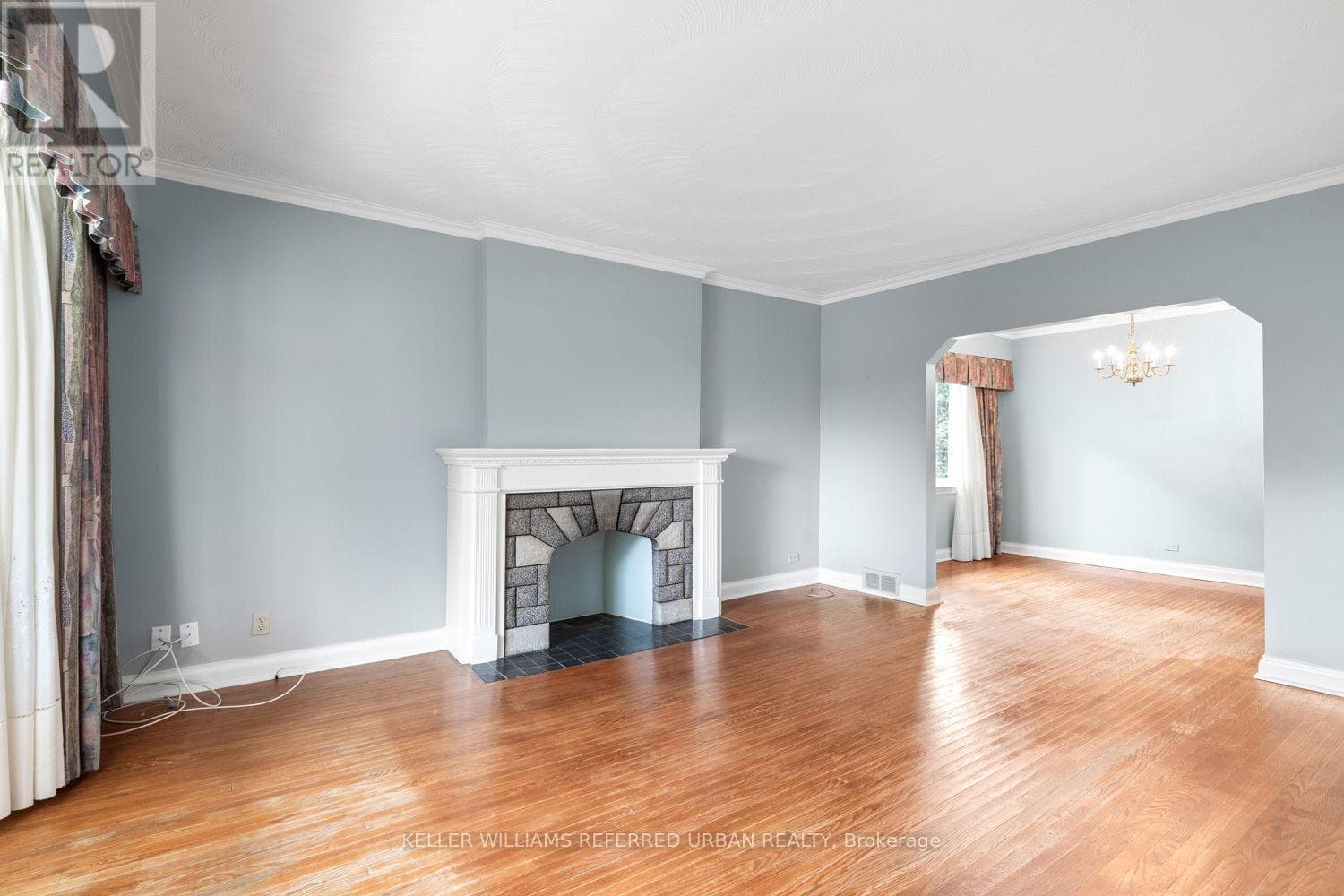 Single Family at 114 Gracefield Avenue, Toronto (Maple Leaf), Ontario - Photo 6 - RE/MAX Garden City Realty