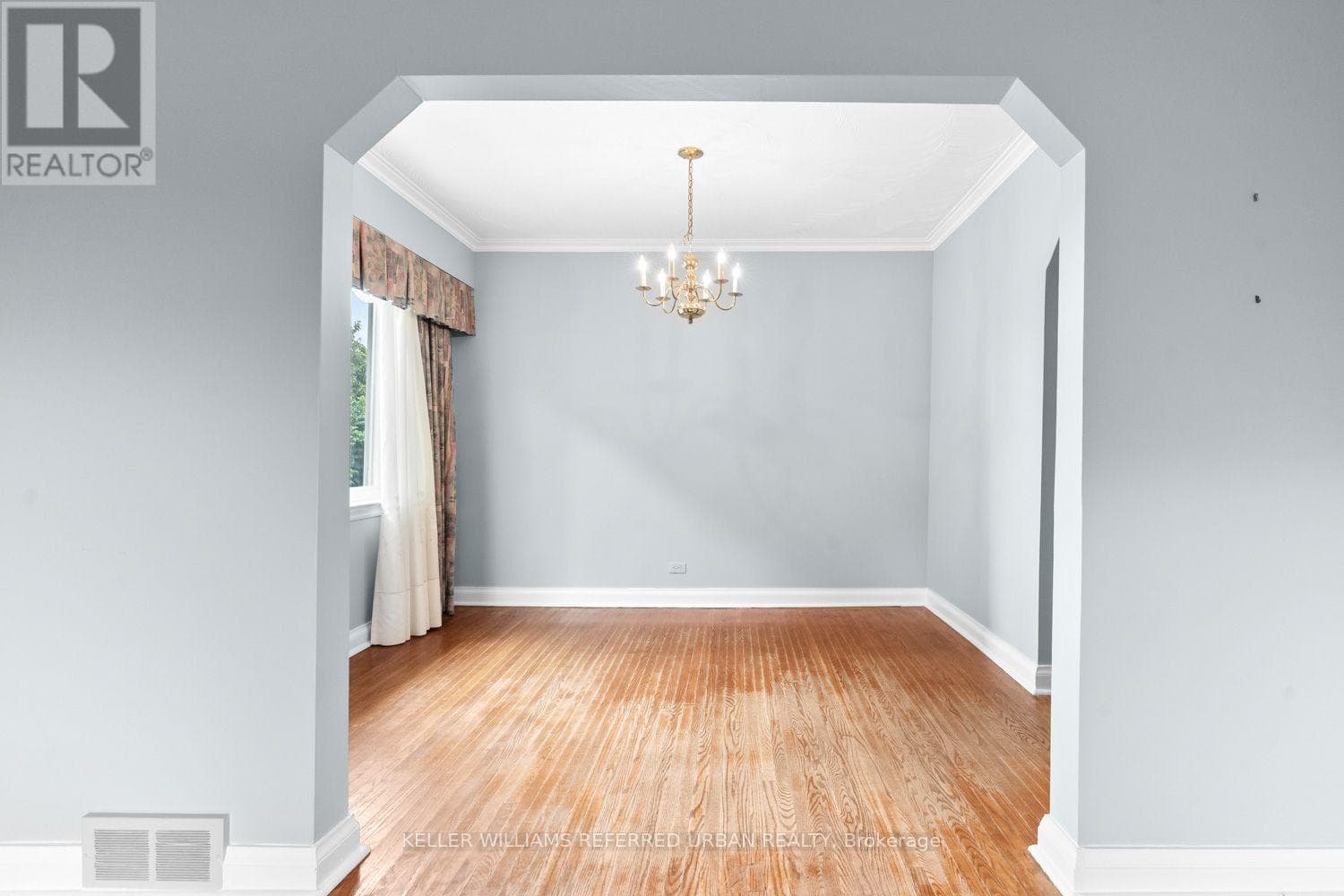 Single Family at 114 Gracefield Avenue, Toronto (Maple Leaf), Ontario - Photo 9 - RE/MAX Garden City Realty