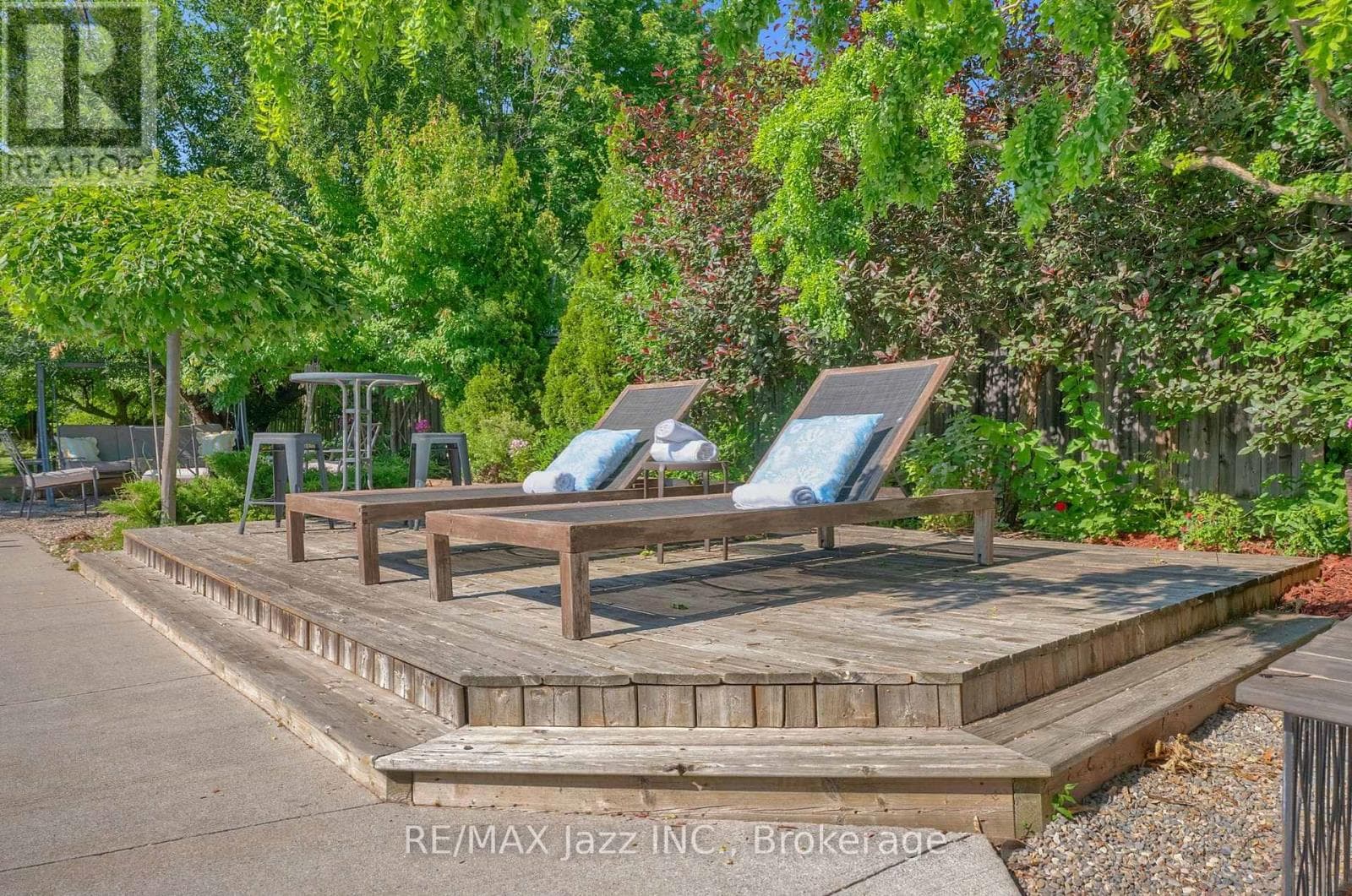 Single Family at 1098 Keswick Court, Oshawa (Pinecrest), Ontario - Photo 6 - RE/MAX Garden City Realty