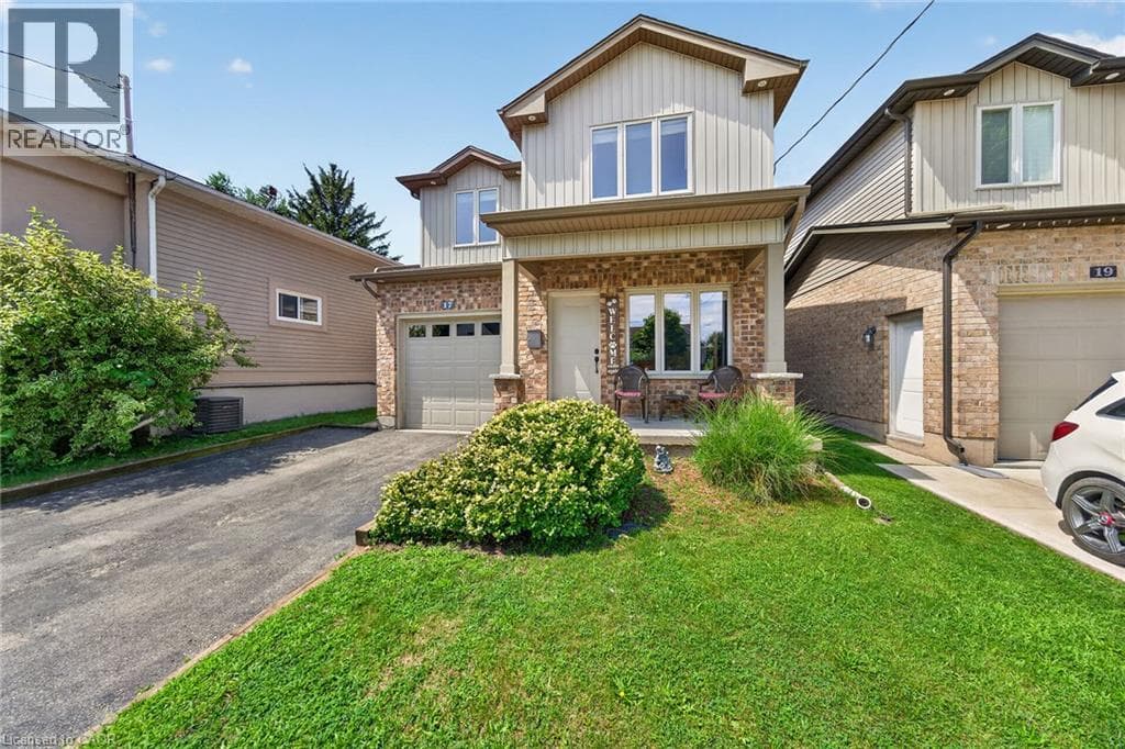 Single Family at 17 GRANTHAM Avenue, St. Catharines, Ontario - Photo 2 - RE/MAX Garden City Realty