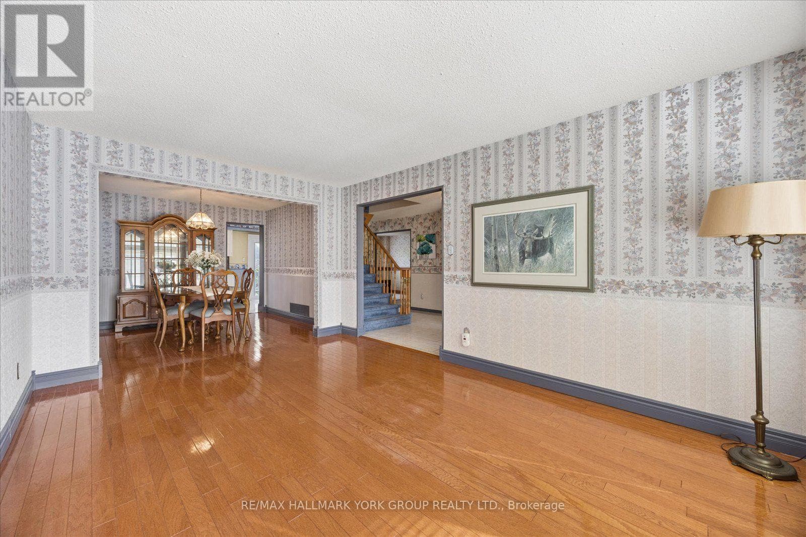 Single Family at 306 Erin Trail, Newmarket (Bristol-London), Ontario - Photo 8 - RE/MAX Garden City Realty