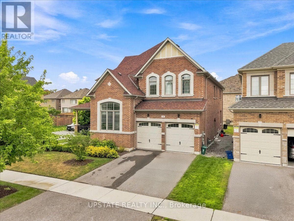 18 Blenheim Circle