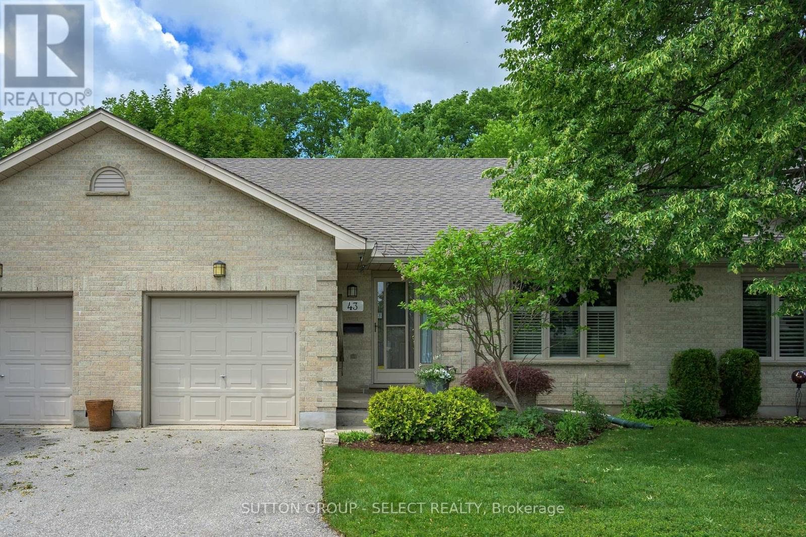 43- 99 Edgevalley Road