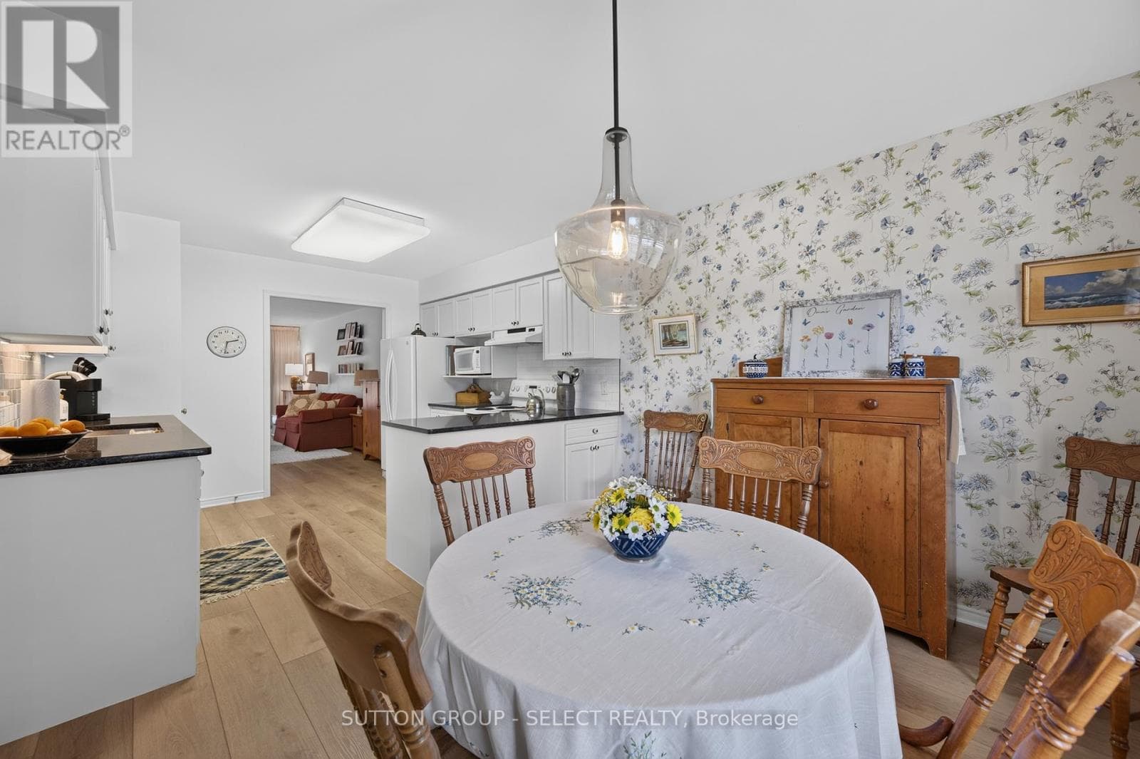 Single Family at 43- 99 Edgevalley Road, London East (East A), Ontario - Photo 6 - RE/MAX Garden City Realty
