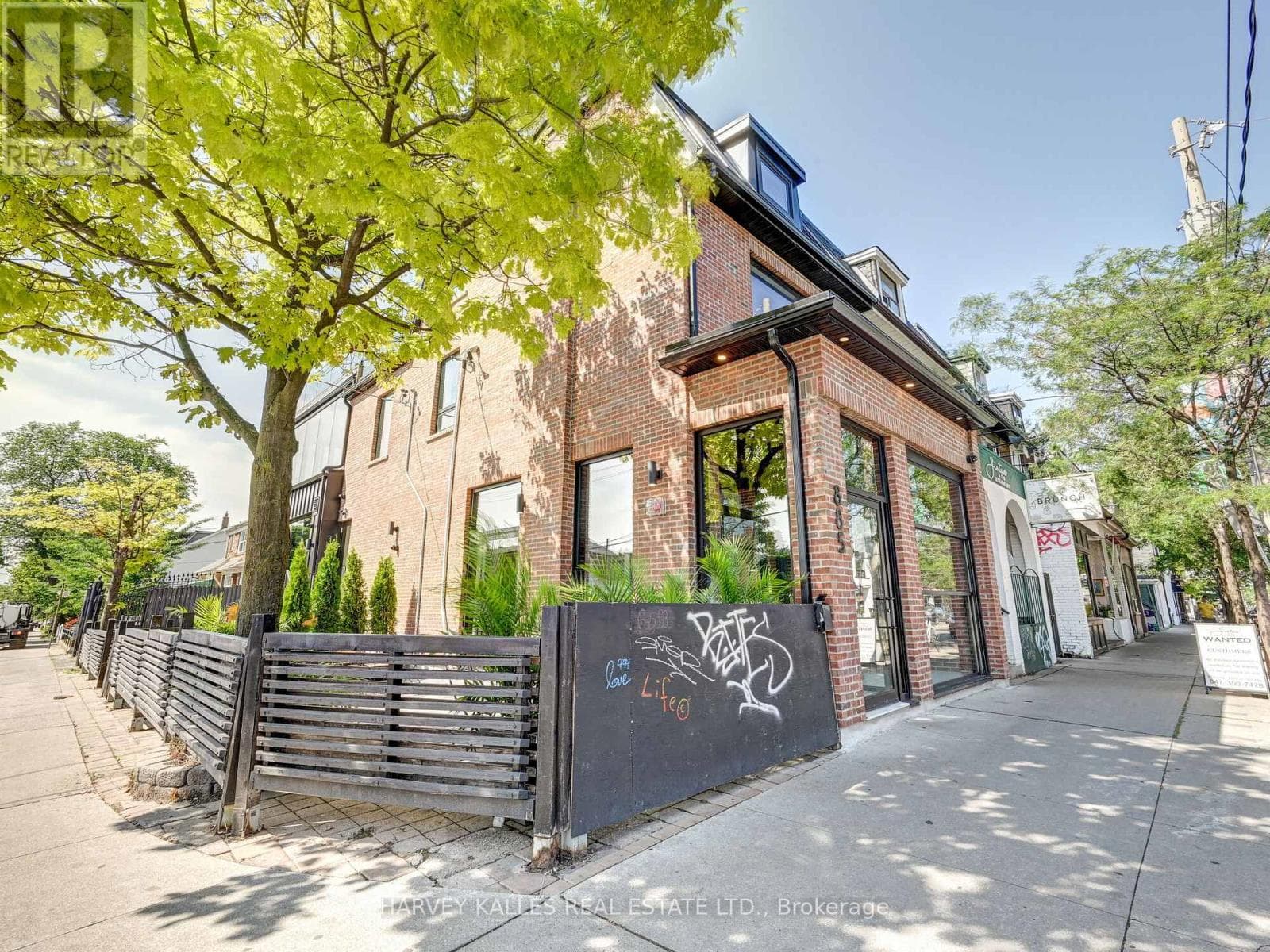 Business at 885 Dundas Street, Toronto (Trinity-Bellwoods), Ontario - Photo 2 - RE/MAX Garden City Realty
