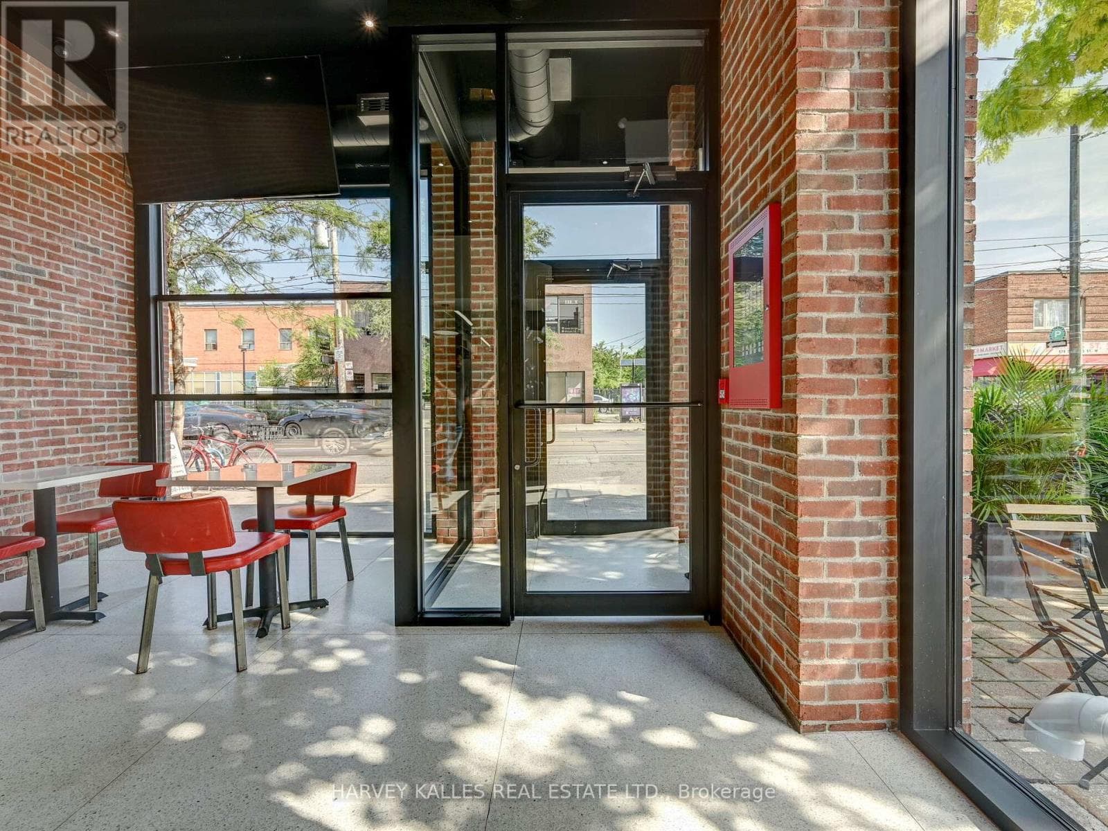 Business at 885 Dundas Street, Toronto (Trinity-Bellwoods), Ontario - Photo 5 - RE/MAX Garden City Realty