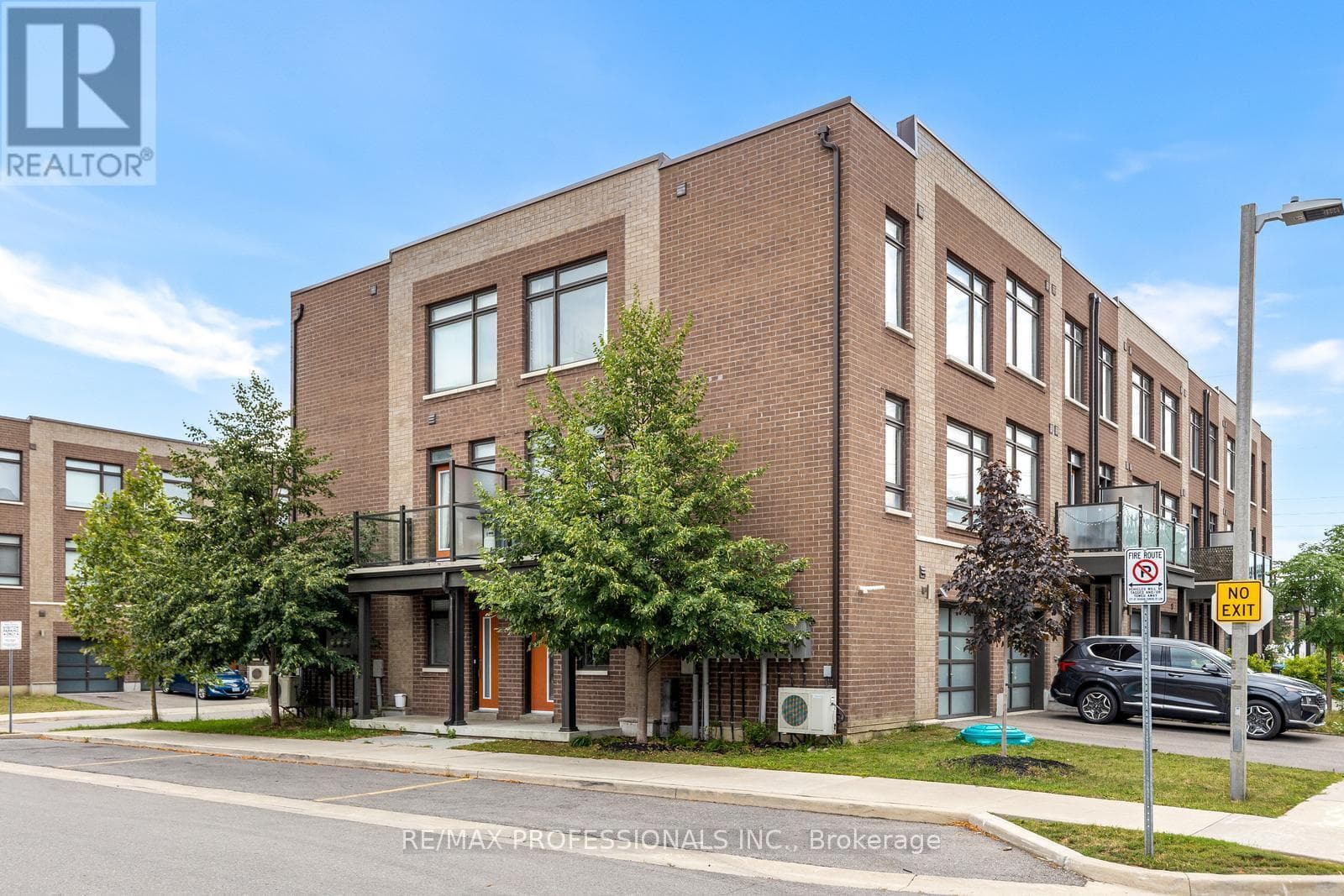 1 Lochlin Street
