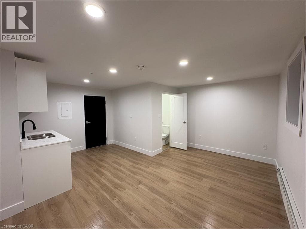 Single Family at 6- 803 KING Street, Port Colborne, Ontario - Photo 4 - RE/MAX Garden City Realty
