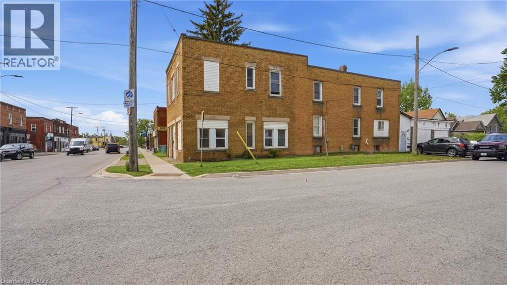 Multi-family at 247 KING Street, Welland, Ontario - Photo 4 - RE/MAX Garden City Realty