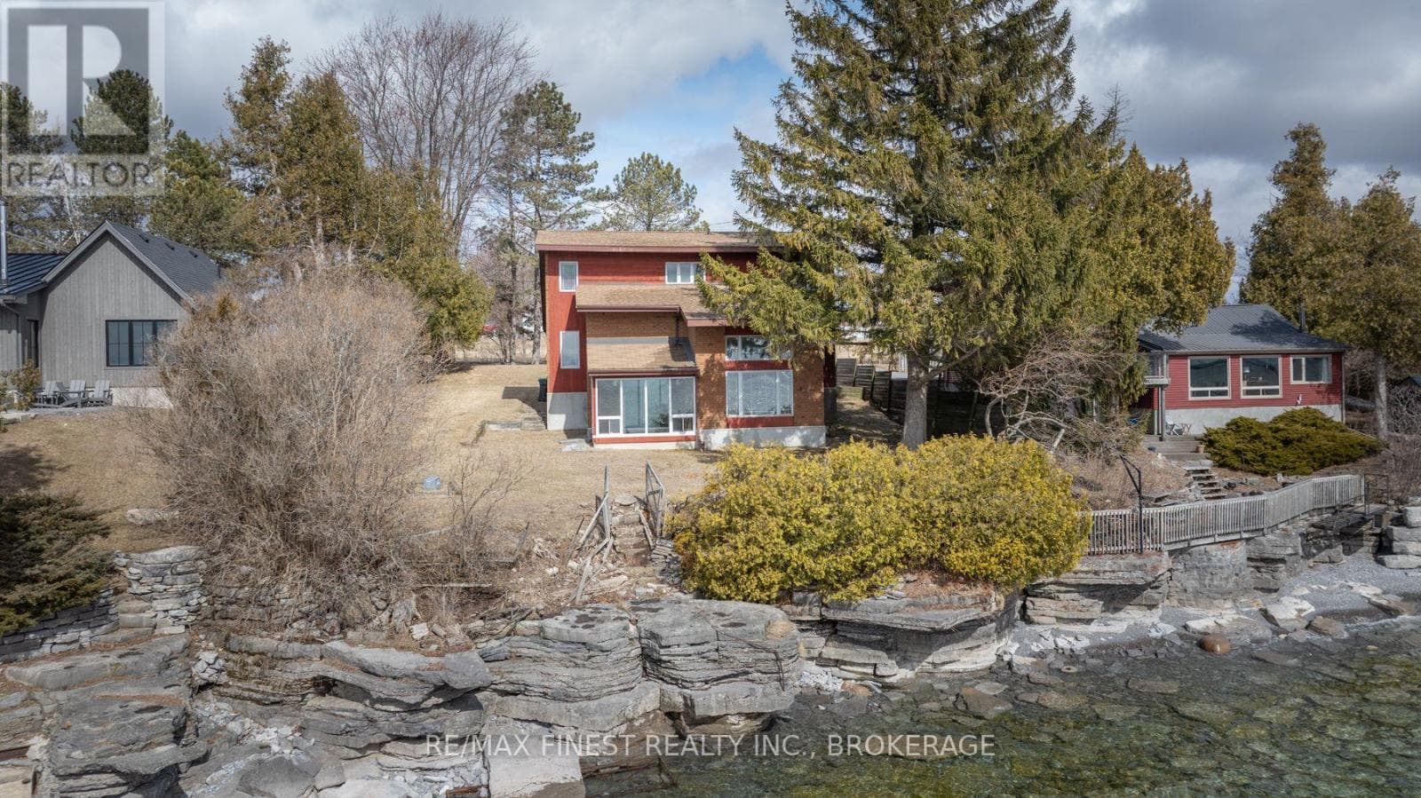 1141 Front Road