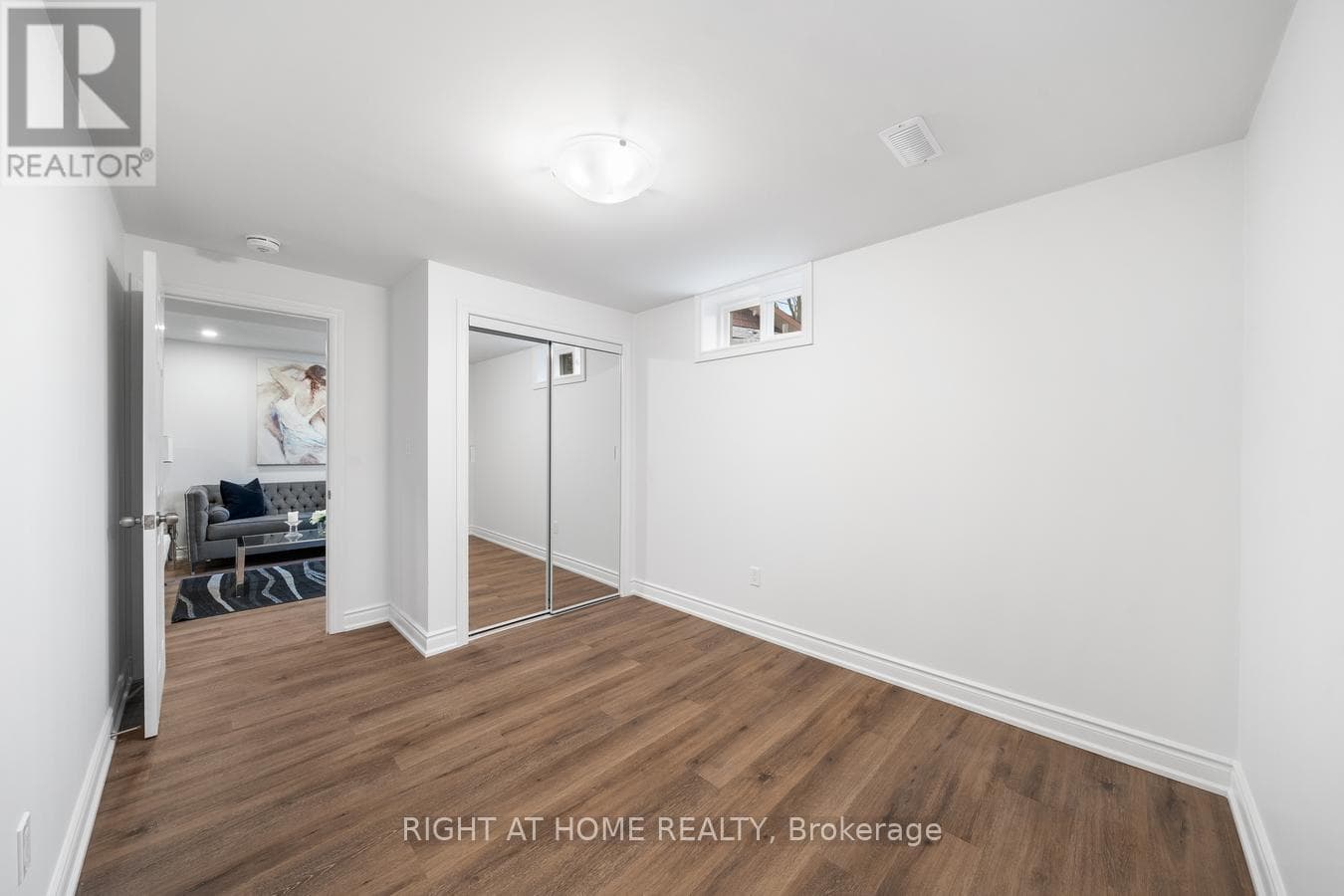 Single Family at Lower- 582 Carlyle Court, Oshawa (Donevan), Ontario - Photo 10 - RE/MAX Garden City Realty