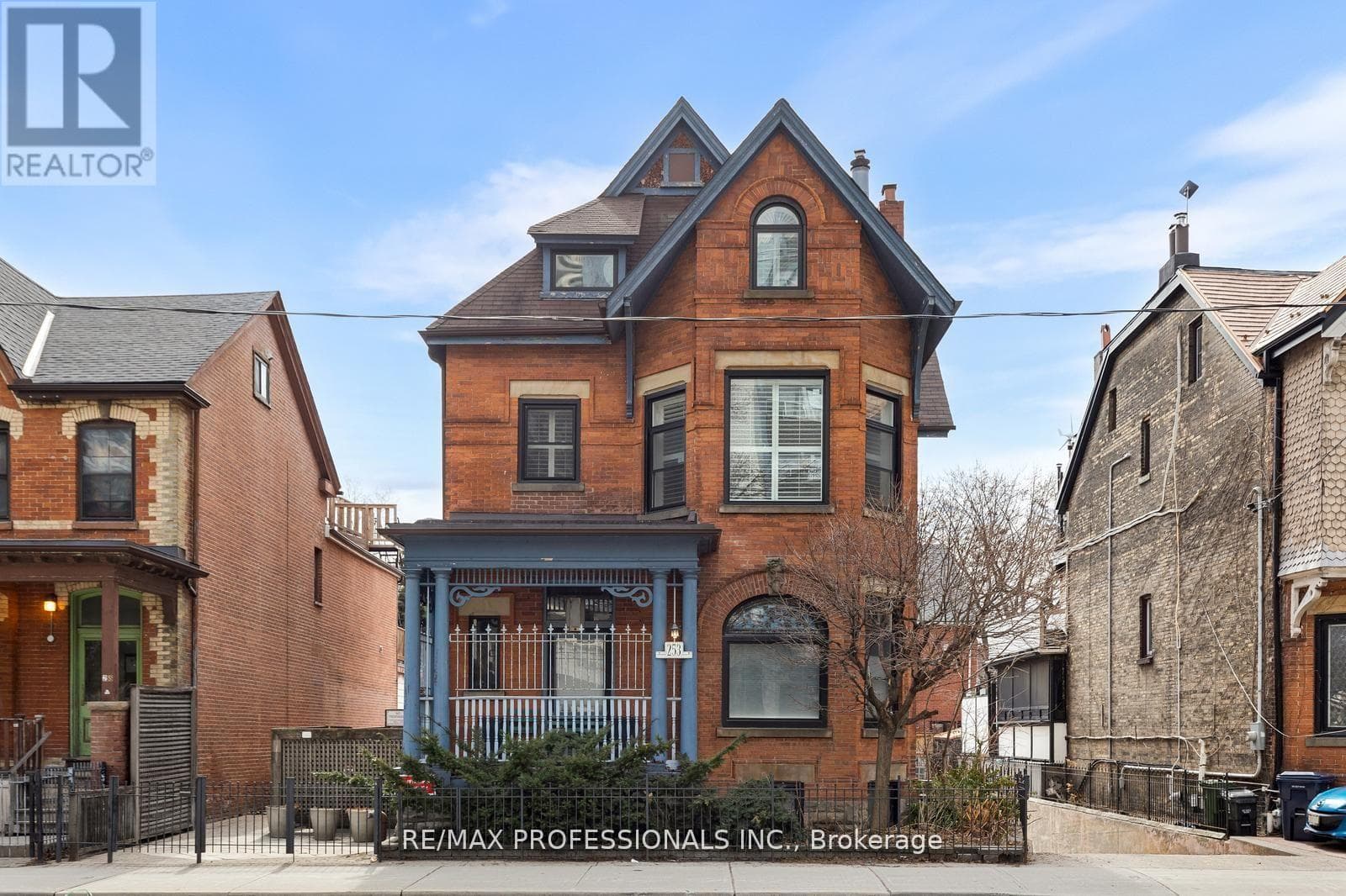 C- 253 Wellesley Street