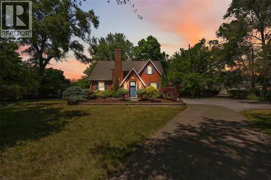 Single Family at 860 LONDON Road, Sarnia, Ontario - Photo 10 - RE/MAX Garden City Realty