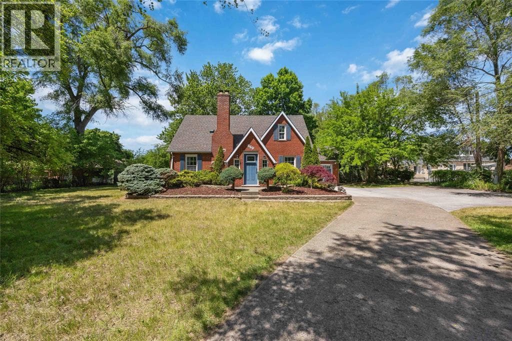 Single Family at 860 LONDON Road, Sarnia, Ontario - Photo 9 - RE/MAX Garden City Realty