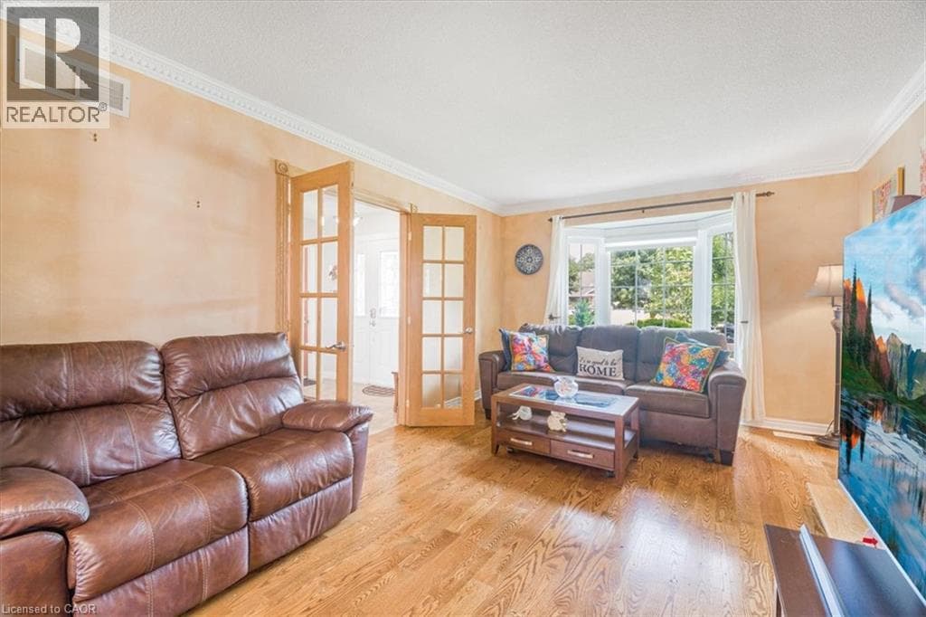 Single Family at 93 WELLANDVALE Drive, Welland, Ontario - Photo 7 - RE/MAX Garden City Realty