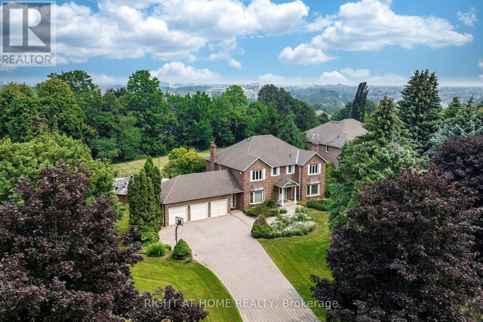 9 Glenridge Drive