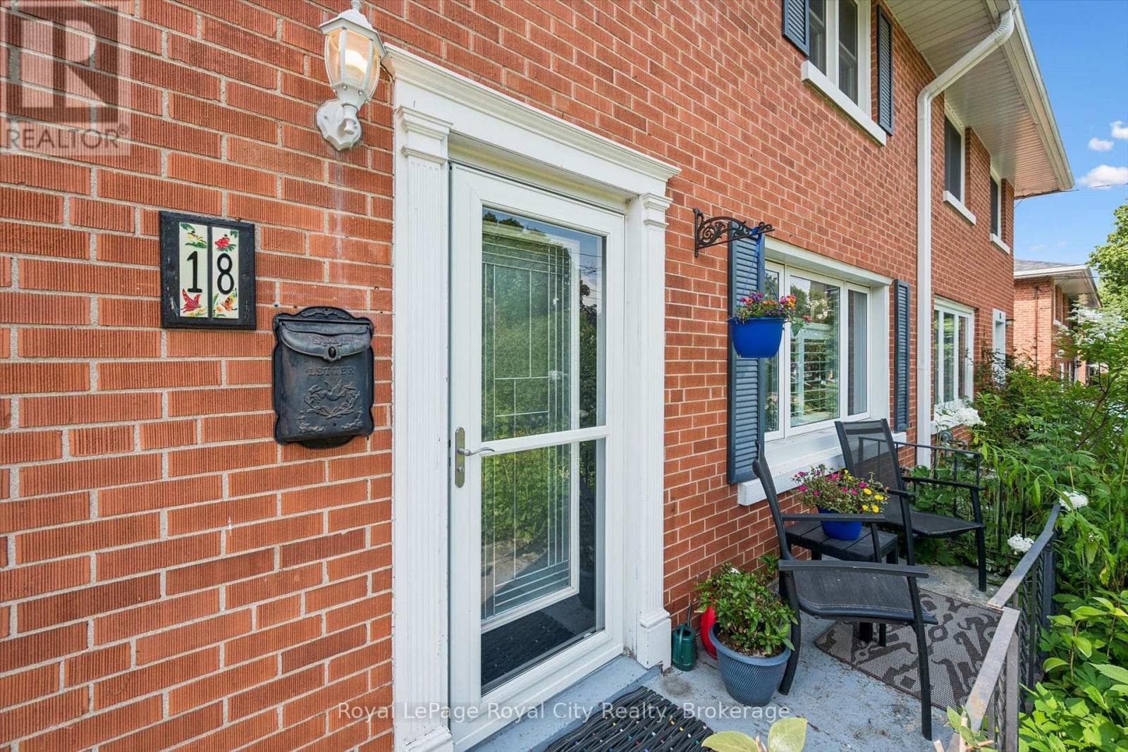 Single Family at 18 June Avenue, Guelph (Riverside Park), Ontario - Photo 4 - RE/MAX Garden City Realty