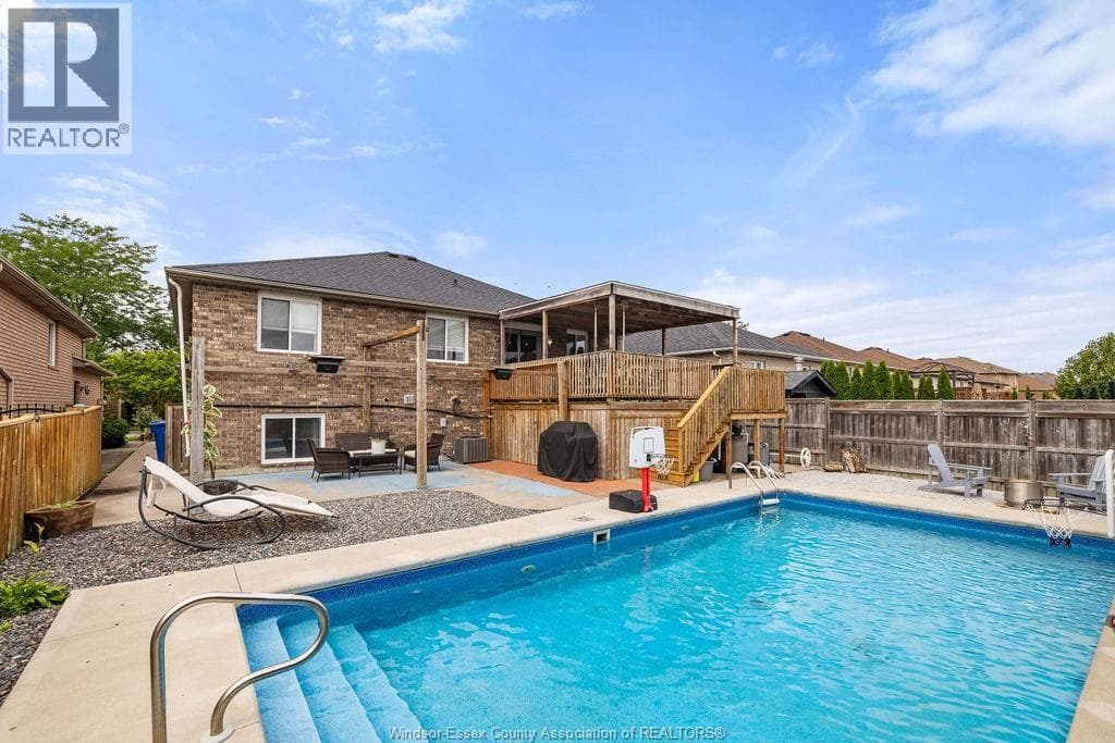 Single Family at 964 GREENPARK, Windsor, Ontario - Photo 3 - RE/MAX Garden City Realty