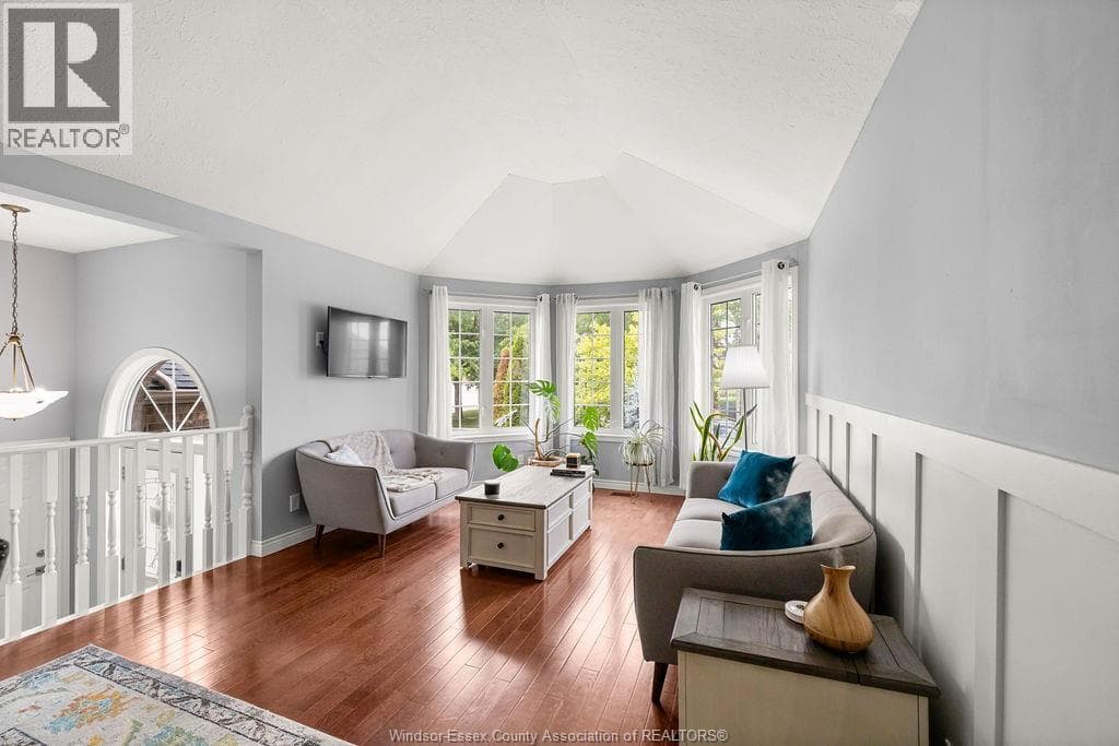 Single Family at 964 GREENPARK, Windsor, Ontario - Photo 6 - RE/MAX Garden City Realty