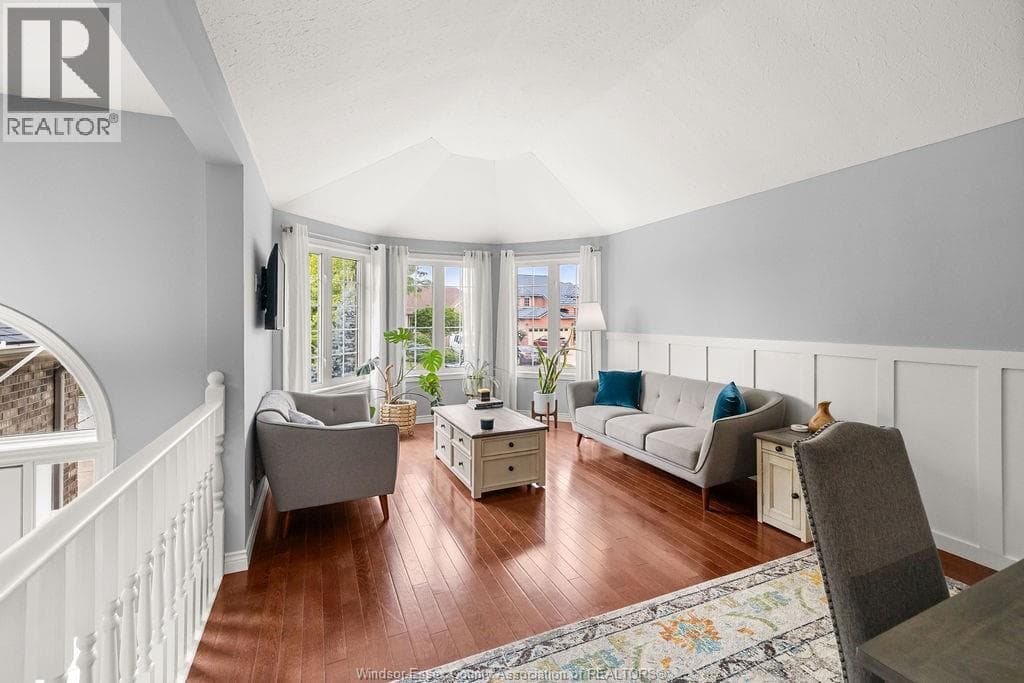 Single Family at 964 GREENPARK, Windsor, Ontario - Photo 7 - RE/MAX Garden City Realty