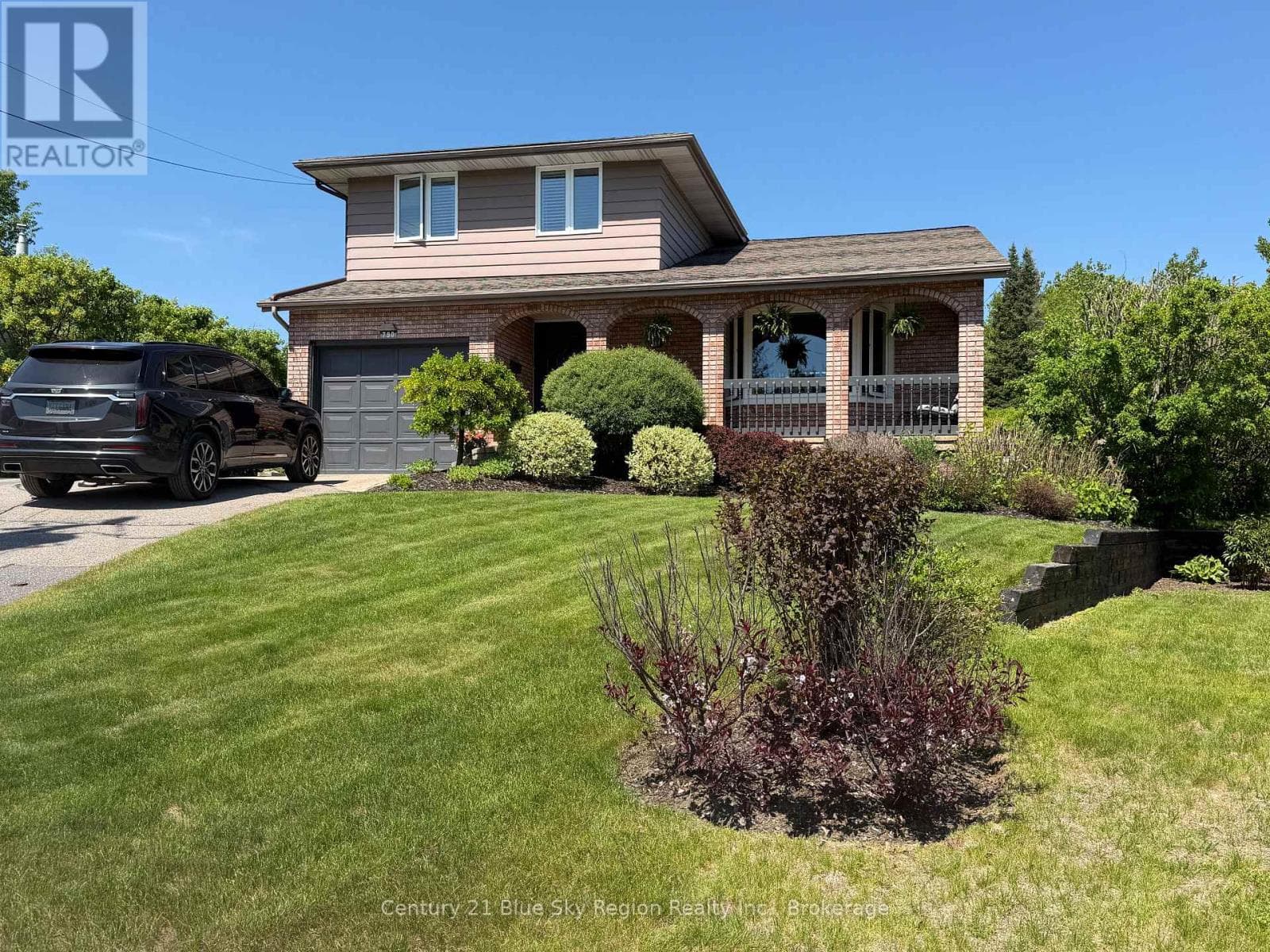 Single Family at 790 LAURENTIAN Avenue, North Bay (Widdifield), Ontario - Photo 3 - RE/MAX Garden City Realty