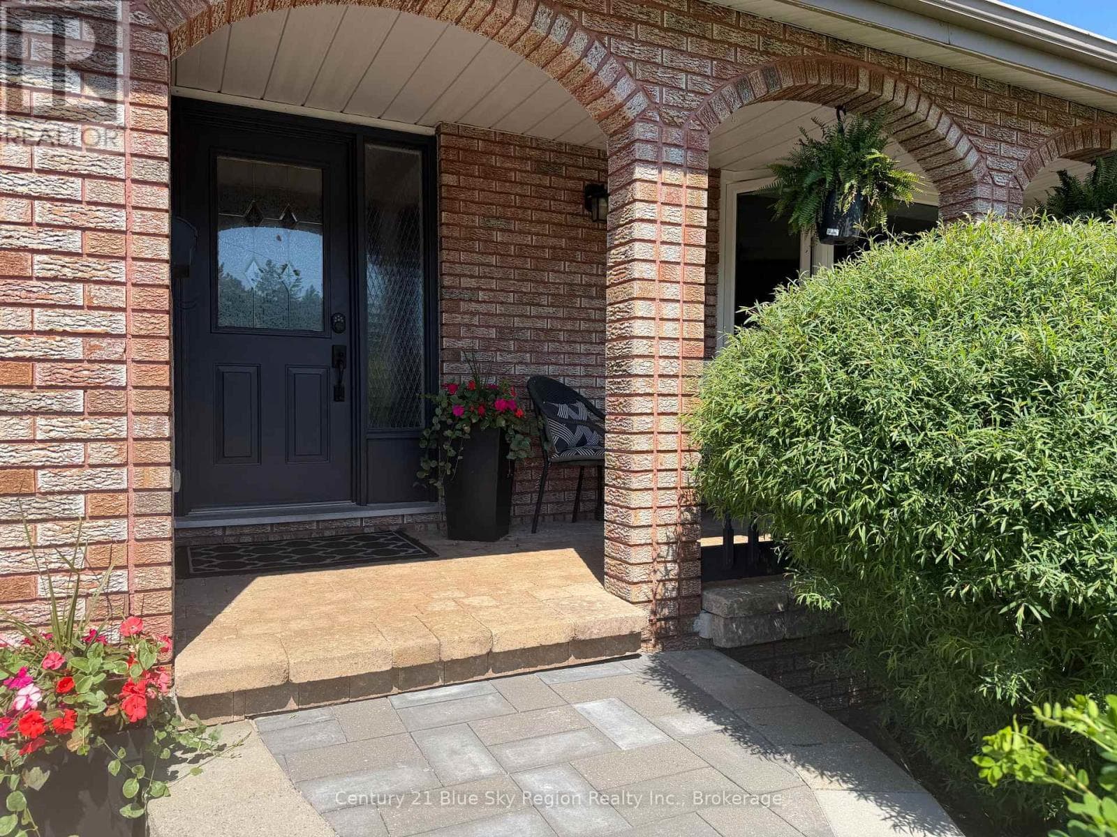 Single Family at 790 LAURENTIAN Avenue, North Bay (Widdifield), Ontario - Photo 6 - RE/MAX Garden City Realty