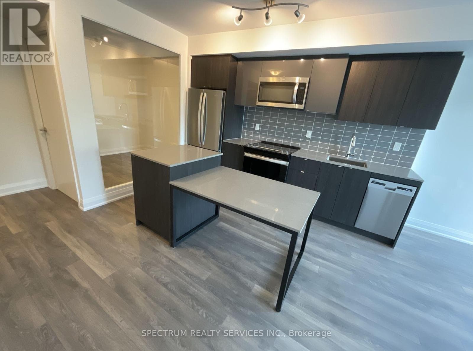 Single Family at 306- 1461 Lawrence Avenue, Toronto (Brookhaven-Amesbury), Ontario - Photo 5 - RE/MAX Garden City Realty