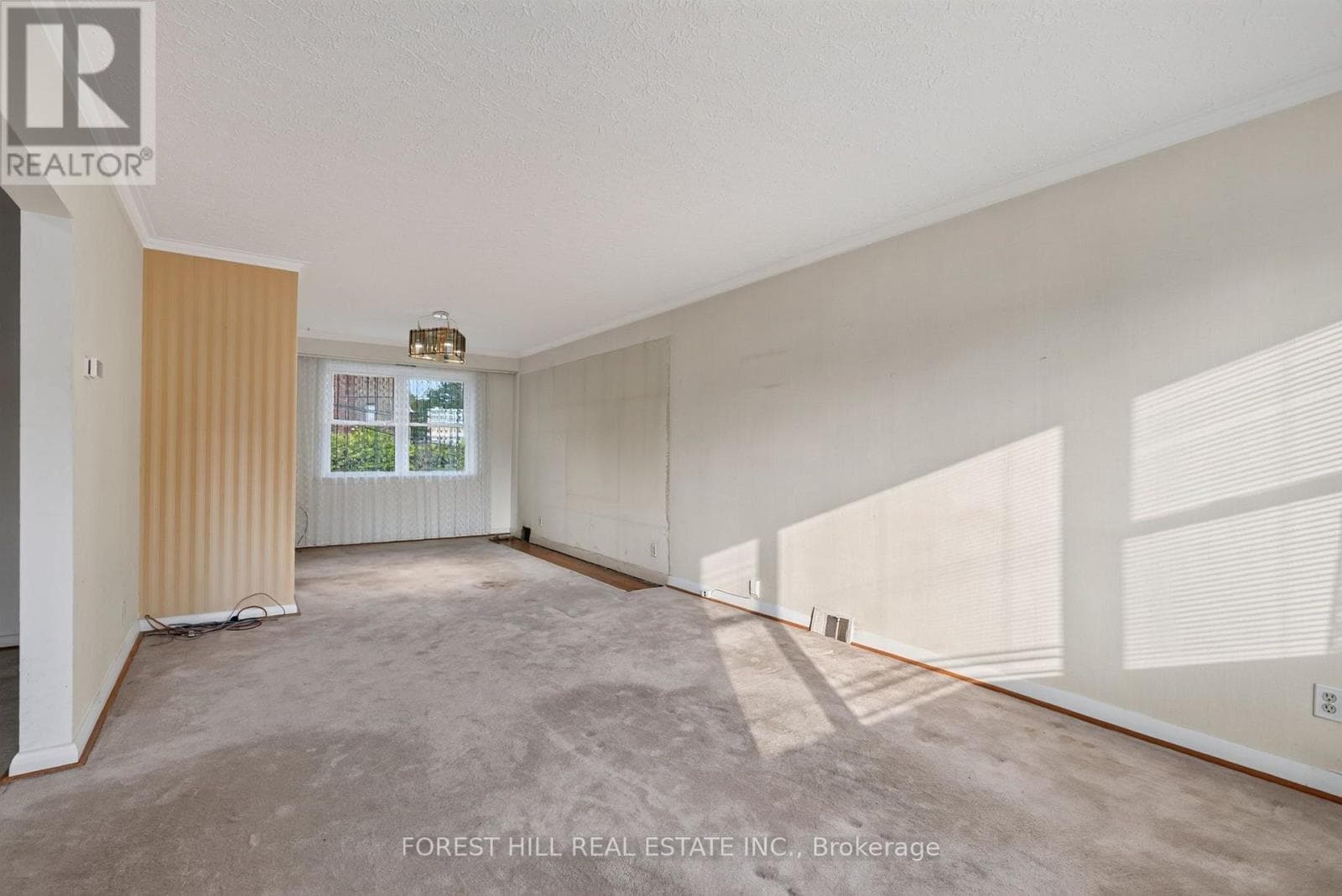 Single Family at 15 Robson Place, Toronto (Newtonbrook West), Ontario - Photo 3 - RE/MAX Garden City Realty