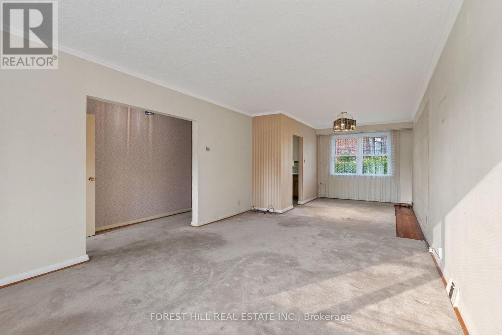 Single Family at 15 Robson Place, Toronto (Newtonbrook West), Ontario - Photo 4 - RE/MAX Garden City Realty