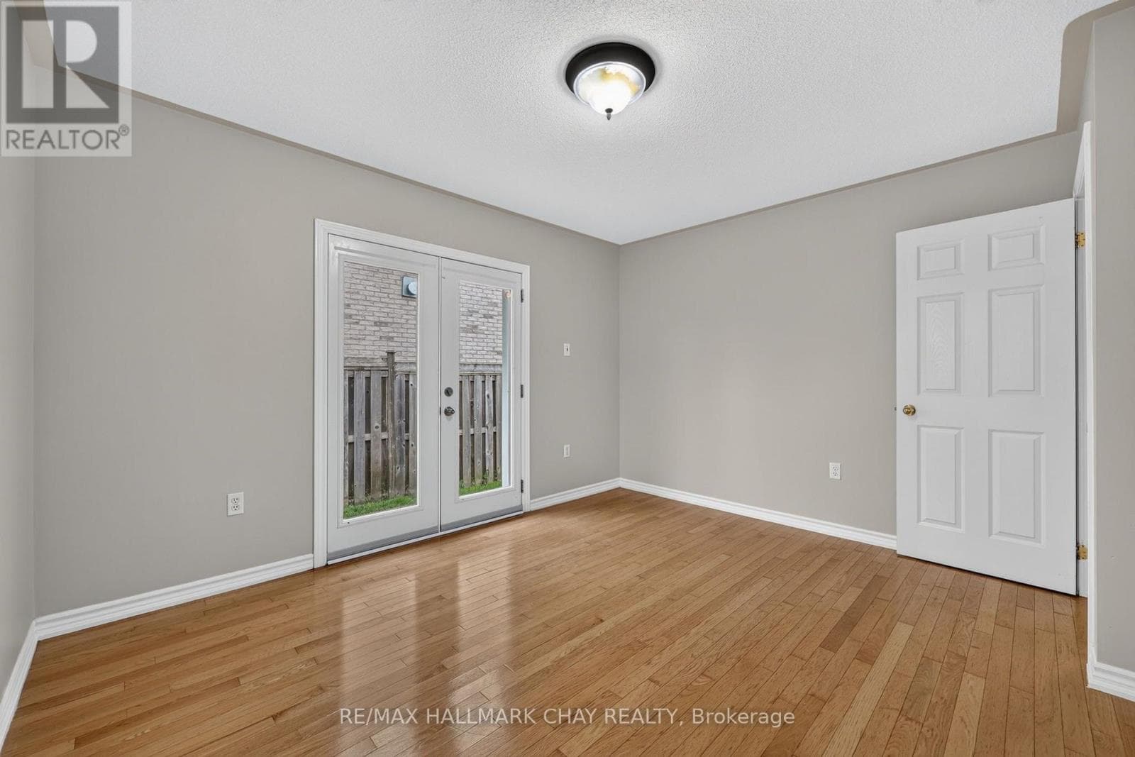 Single Family at 39 Hanmer Street, Barrie (East Bayfield), Ontario - Photo 7 - RE/MAX Garden City Realty
