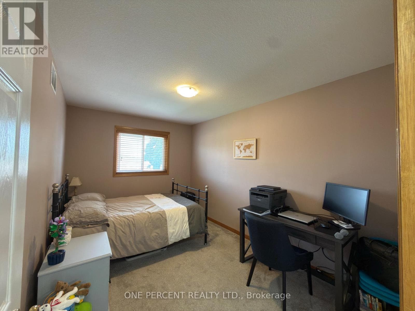 Single Family at 7476 Monastery Drive, Niagara Falls (Mt. Carmel), Ontario - Photo 8 - RE/MAX Garden City Realty