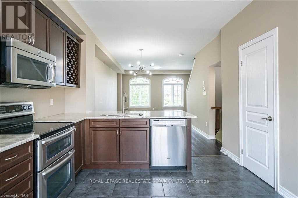 Single Family at 79- 541 Winston Road, Grimsby (Grimsby Beach), Ontario - Photo 10 - RE/MAX Garden City Realty