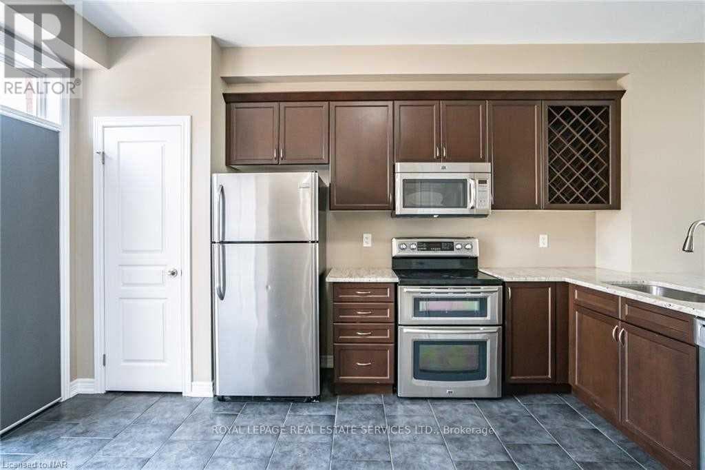 Single Family at 79- 541 Winston Road, Grimsby (Grimsby Beach), Ontario - Photo 5 - RE/MAX Garden City Realty