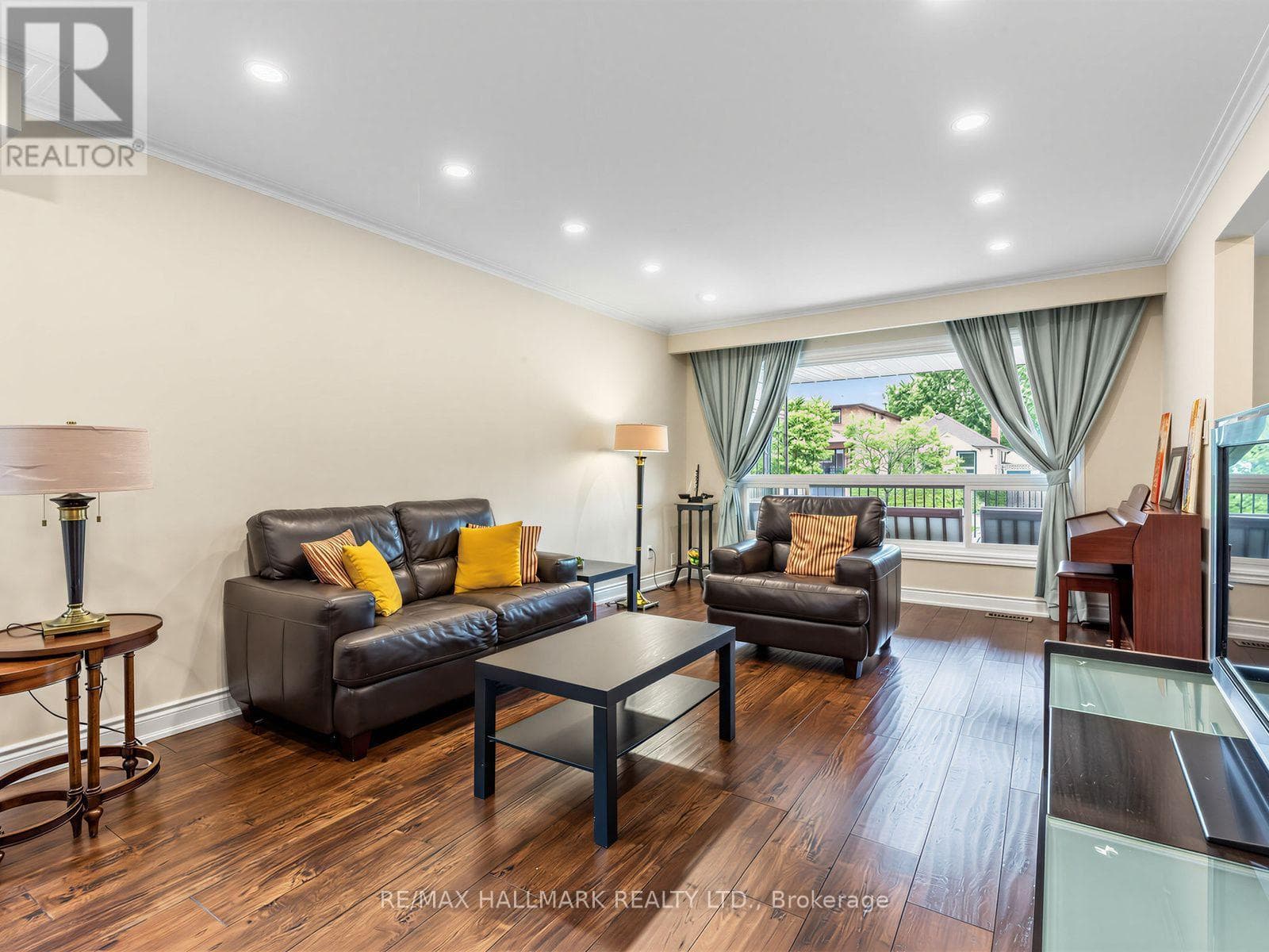Single Family at 41 Woodville Avenue, Toronto (Broadview North), Ontario - Photo 9 - RE/MAX Garden City Realty