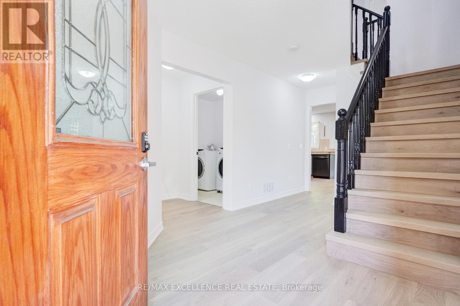 Single Family at 15 Nymark Place, Brampton (Westgate), Ontario - Photo 4 - RE/MAX Garden City Realty