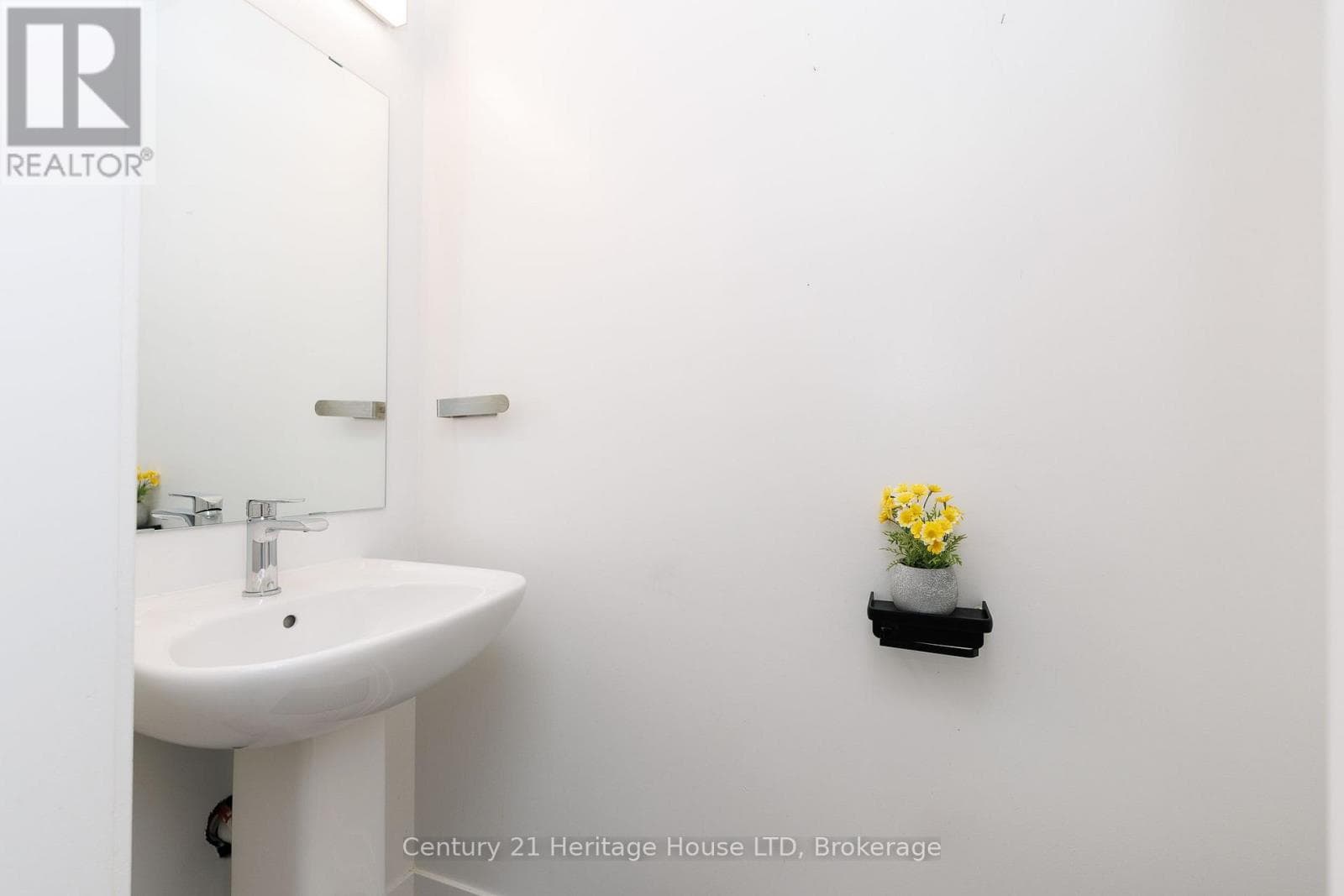 Single Family at 55- 1121 Cooke Boulevard, Burlington (LaSalle), Ontario - Photo 3 - RE/MAX Garden City Realty