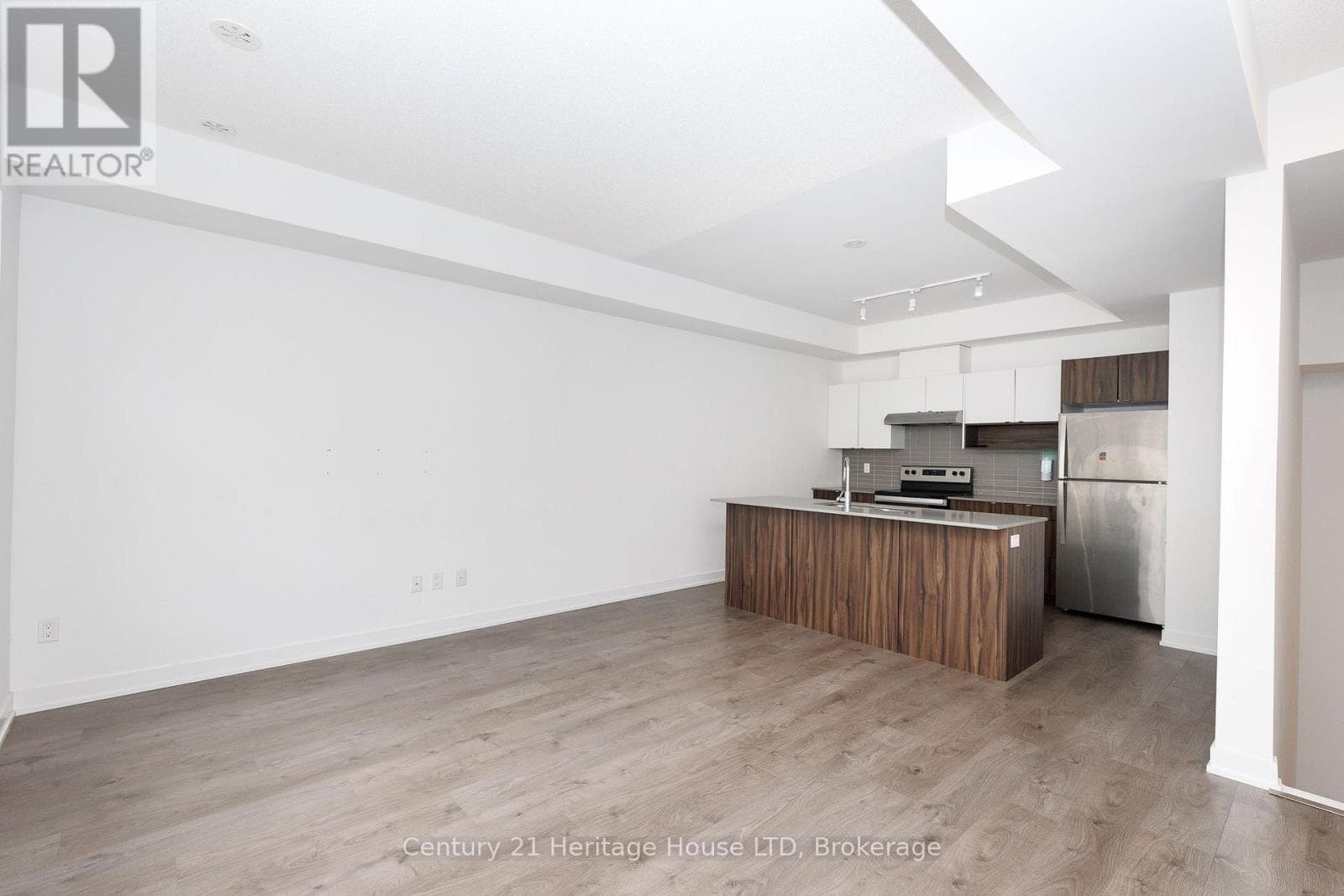 Single Family at 55- 1121 Cooke Boulevard, Burlington (LaSalle), Ontario - Photo 5 - RE/MAX Garden City Realty