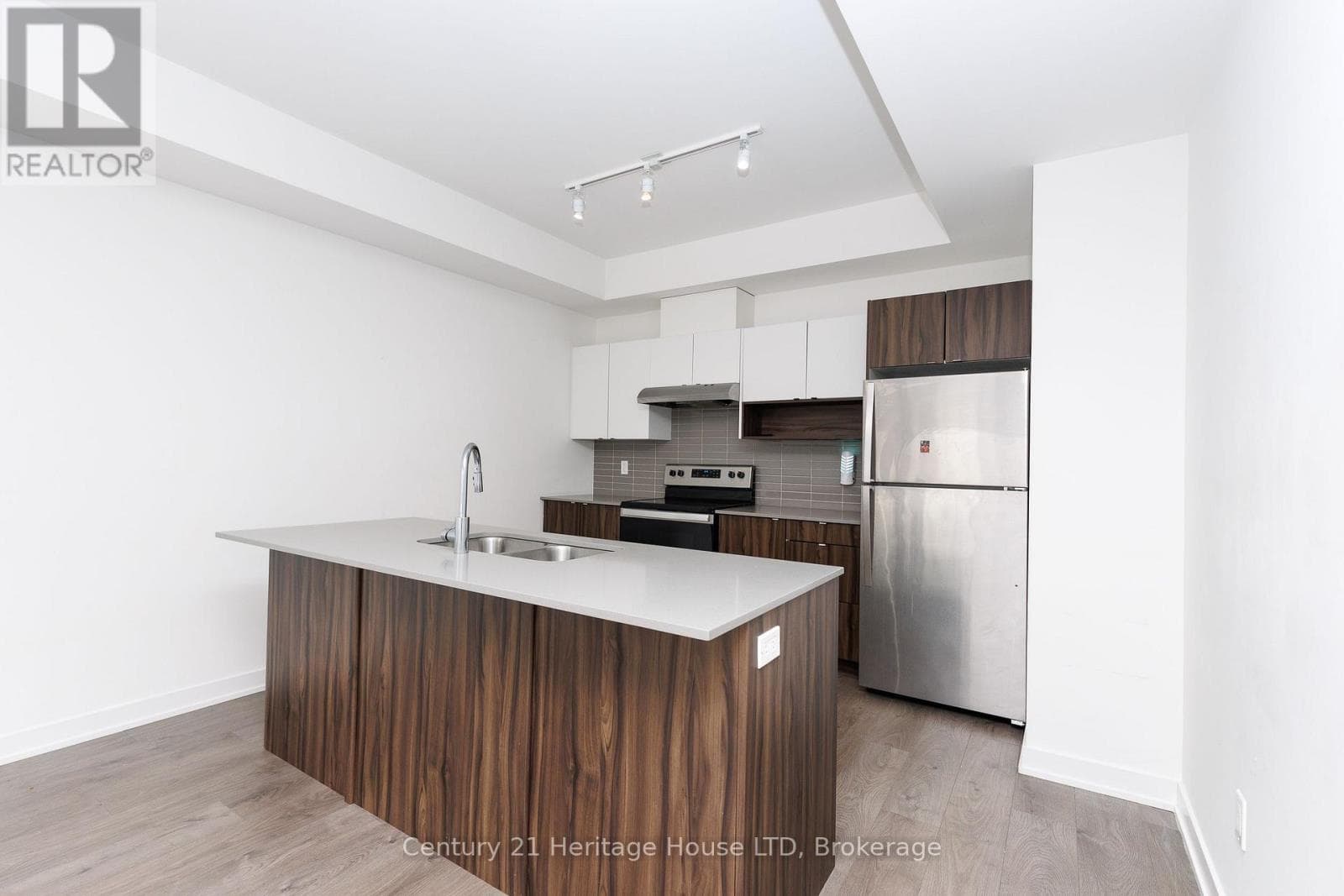 Single Family at 55- 1121 Cooke Boulevard, Burlington (LaSalle), Ontario - Photo 7 - RE/MAX Garden City Realty