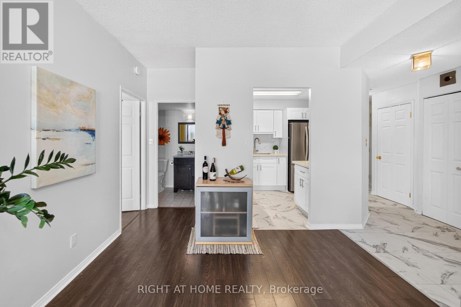 Single Family at 607- 32 Tannery Street, Mississauga (Streetsville), Ontario - Photo 10 - RE/MAX Garden City Realty